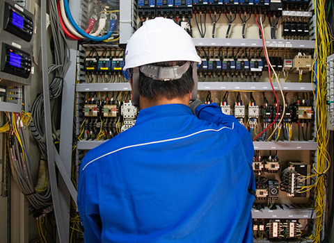 冷凍設備専門の技術者